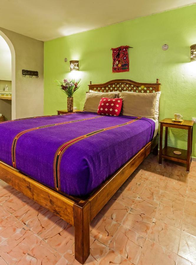 Casa Del Maya Bed & Breakfast Мерида Экстерьер фото